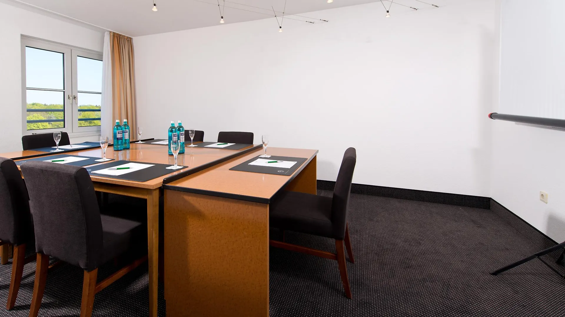 ***  Coffee Fellows Hotel Frankfurt Airport-Langen Germany